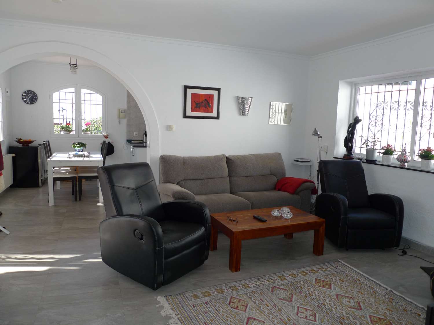 Villa con 2 apartamentos en venta en Urbanización Capistrano Village, Nerja