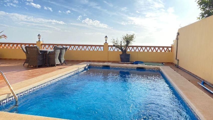 Villa en venta en Torrox Costa