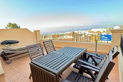 Apartamento dúplex de dos dormitorios en venta en Nerja