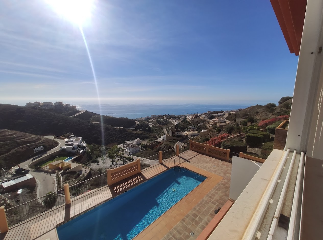 Villa for sale in Torrox Costa