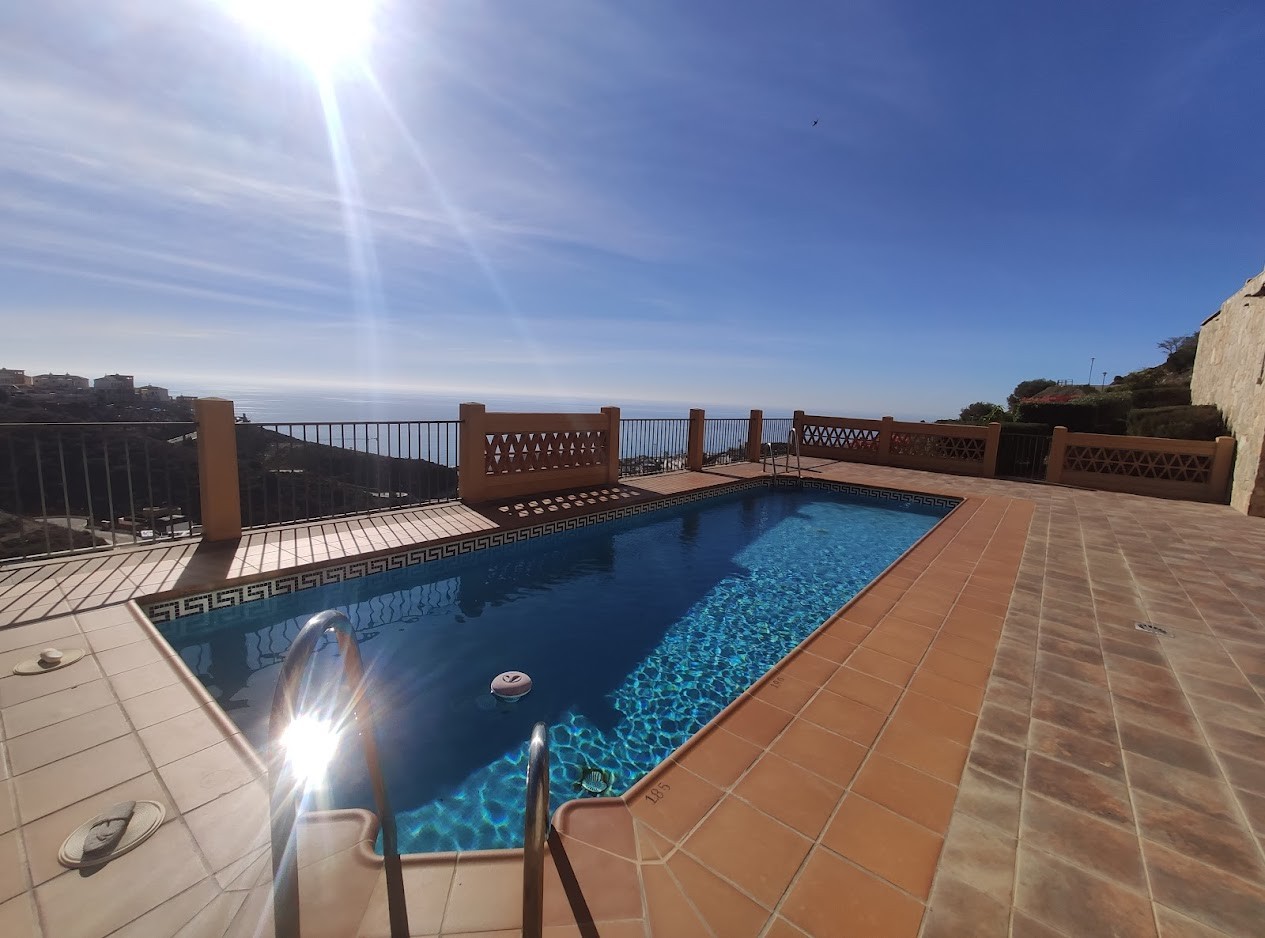 Villa til salg i Torrox Costa