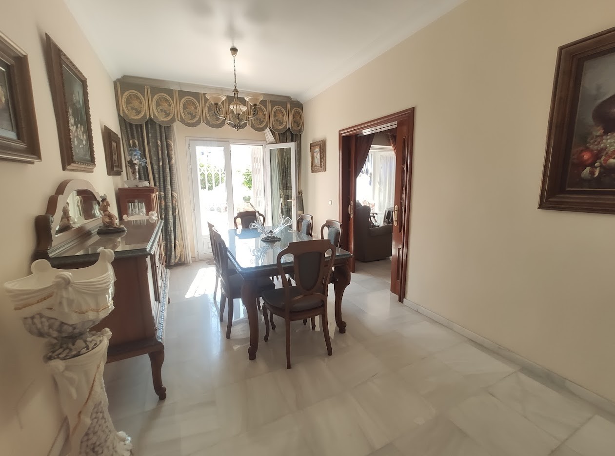 Villa en venta en Nerja