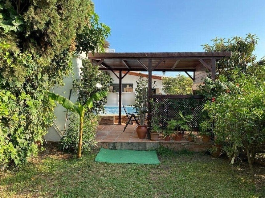 Villa for sale in Vélez-Málaga