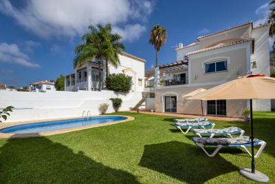 Villa con piscina privada a la venta en Nerja (Zona de C...