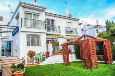 Villa for sale in Torre del Mar