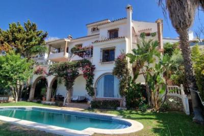 Villa myynnissä Málaga