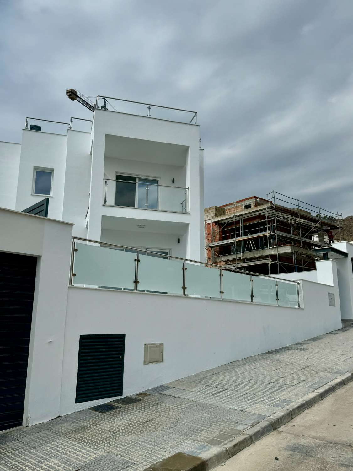 Villa de nueva construcción con 4 dormitorios en Nerja