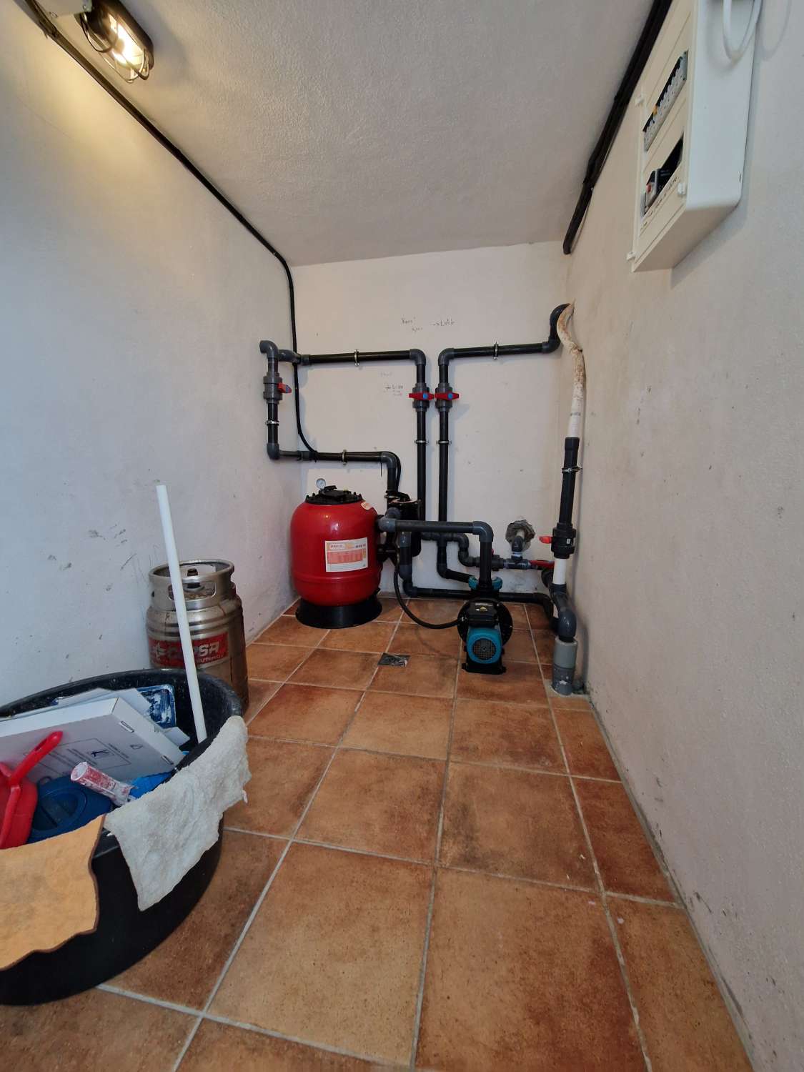 Grote halfvrijstaande woning te koop in Nerja